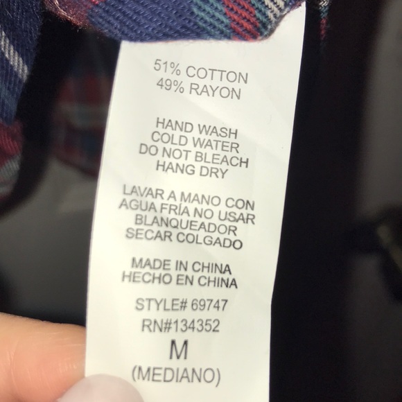 ••SOLD••Navy/Red Plaid Top - Picture 7 of 7